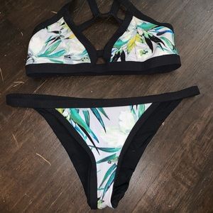 Hurley bikini set